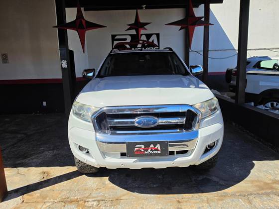 FORD RANGER 3.2 LIMITED 4X4 CD 20V DIESEL 4P AUTOMÁTICO FORD RANGER 3.2 LIMITED 4X4 CD 20V DIESEL 4P AUTOMÁTICO
